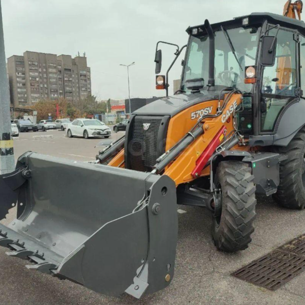 Экскаватор-погрузчик CASE 570 SV
